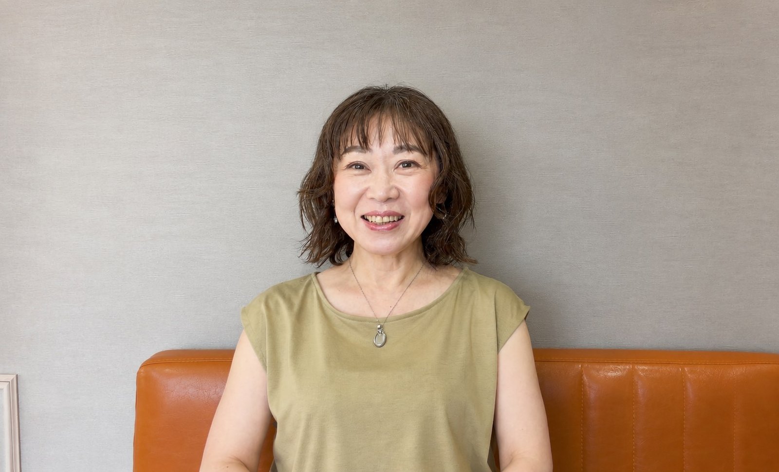 インタビューに答えるYurikoさん